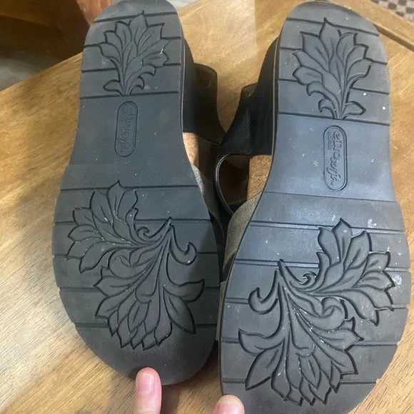 Sofft Black and Silver Sandals - Picture 4 of 4